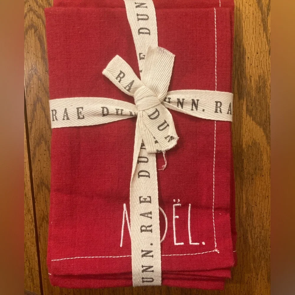 Rae Dunn Embroidered Holiday  Napkins - Set of 4 - NWT
